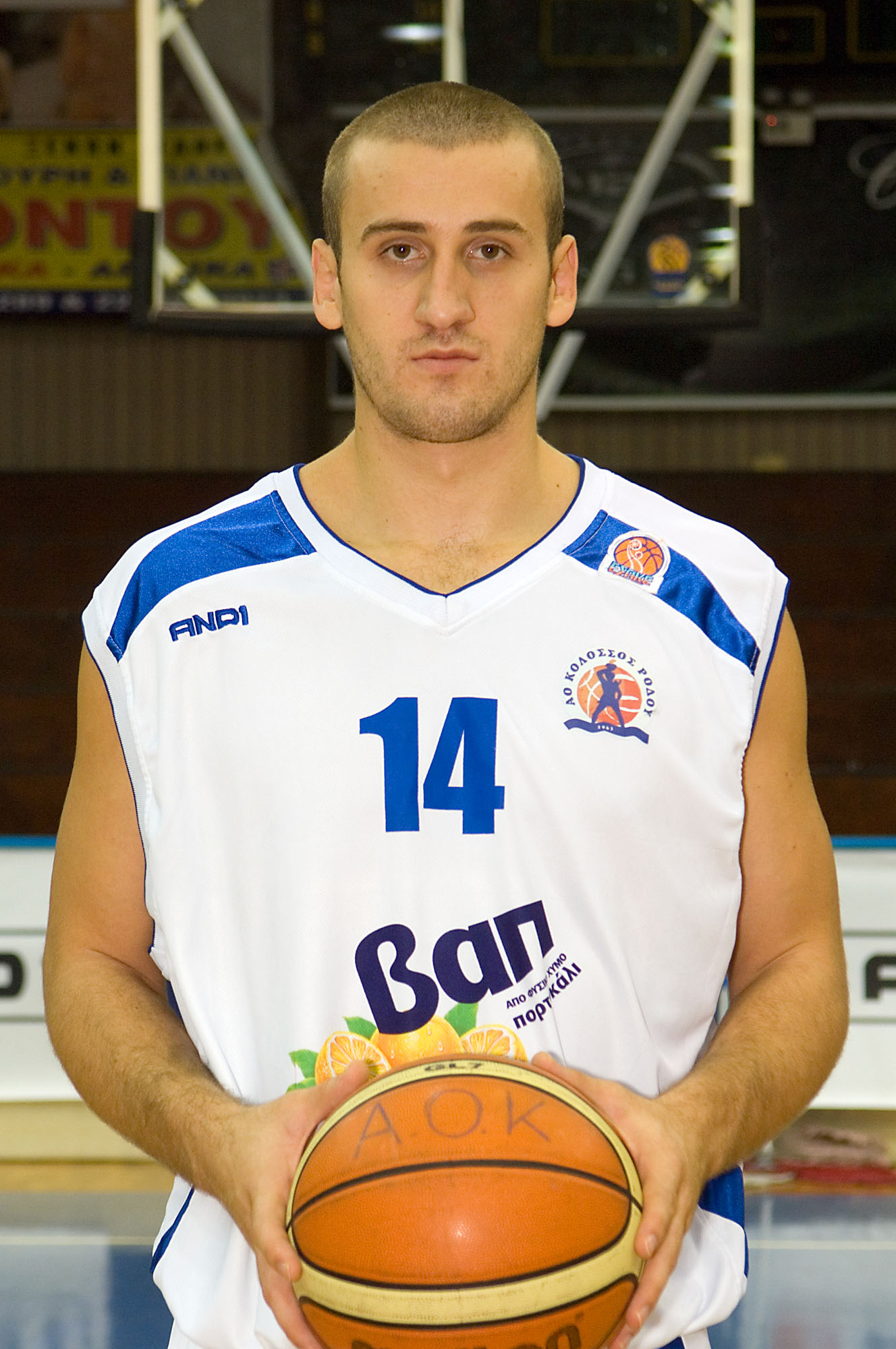 Ανανέωσε ο Τόντιτς